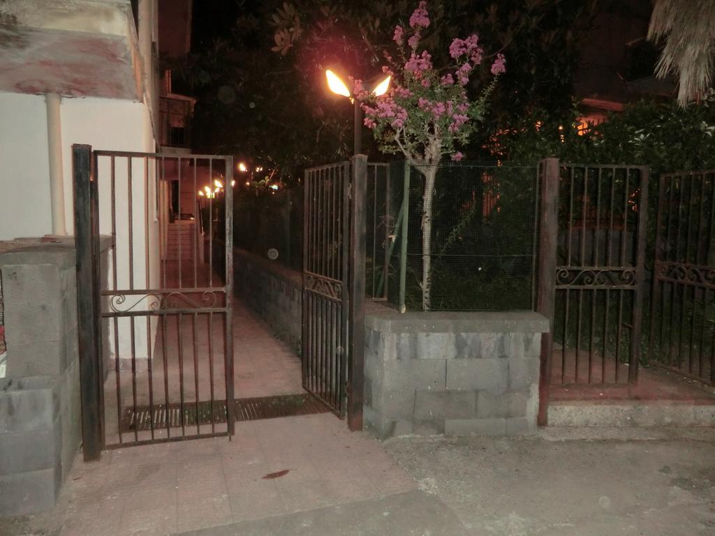 B&B Civico 115 Gaggi Exterior foto